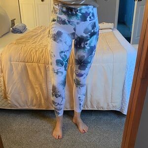 Athleta leggings with pocket